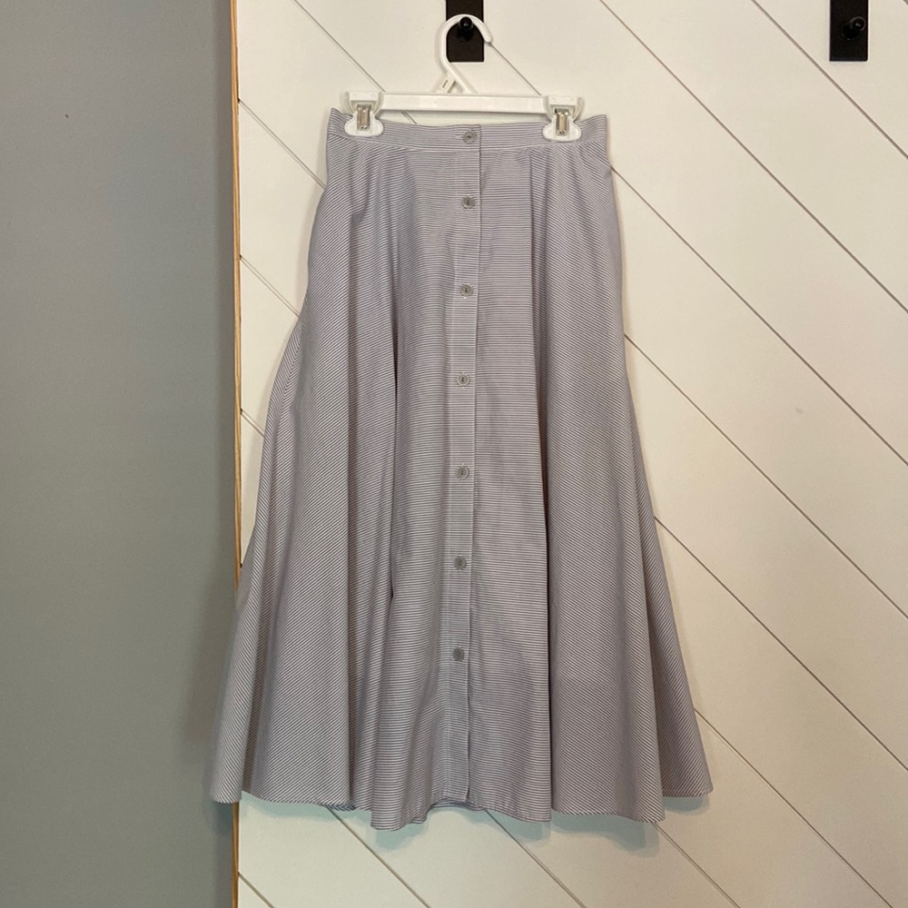 Gray and white flowy skirt